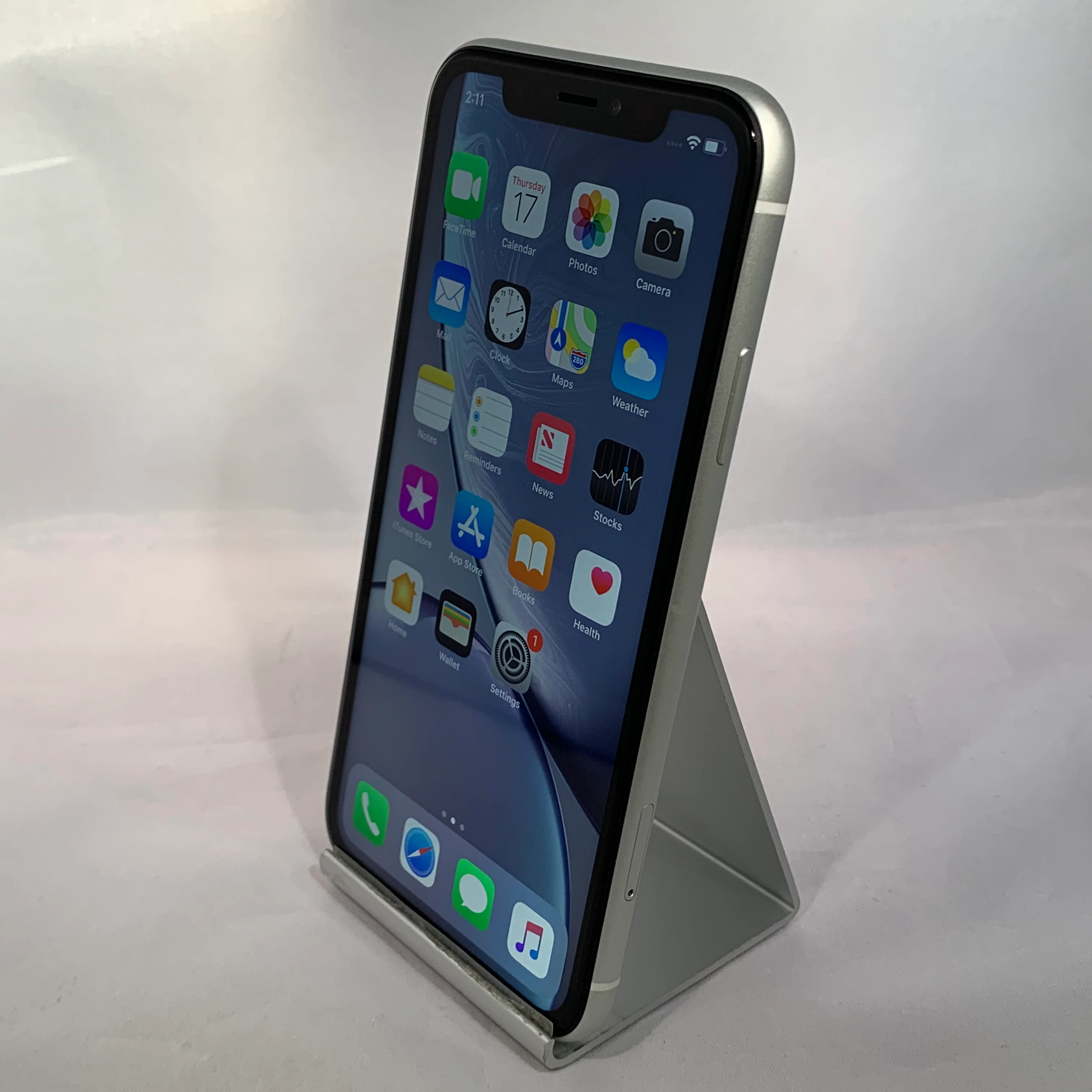 iPhone XR 64GB White (T-Mobile) - Image 5