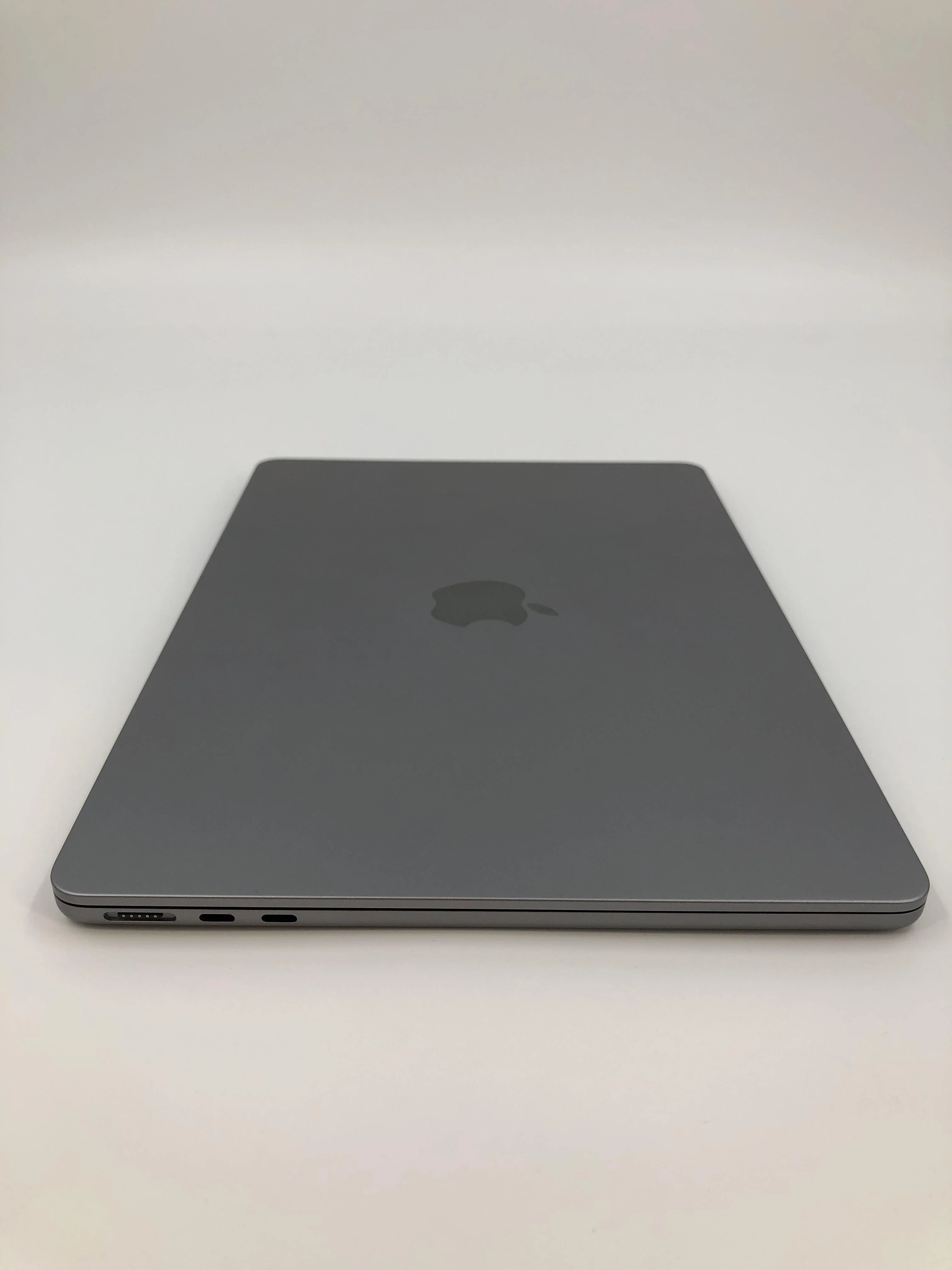 MacBook Air 13 2022 M2 8-Core CPU 8-Core GPU 16GB 256GB Space Gray Excellent - Image 5