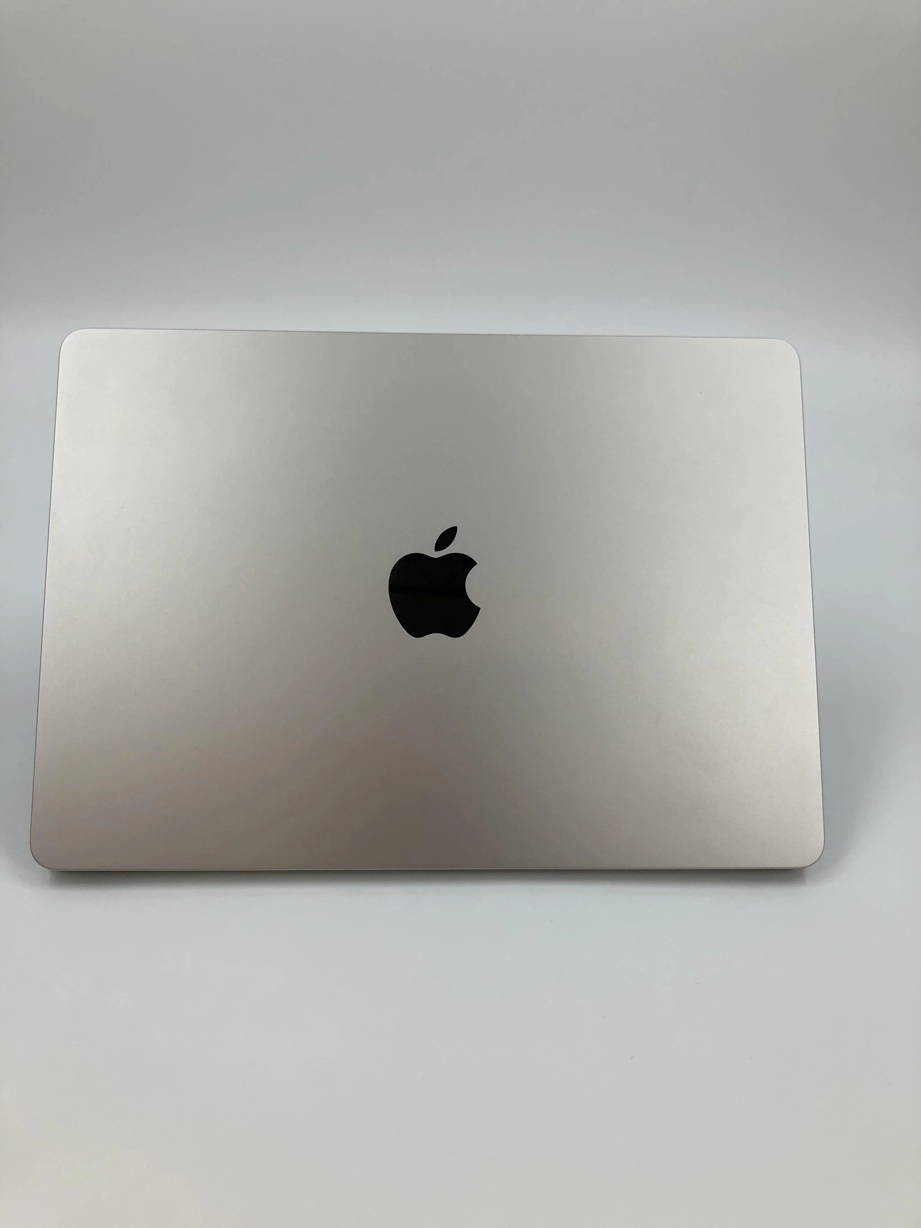 MacBook Air 13 2022 M2 8-Core CPU 8-Core GPU 8GB 256GB Starlight Excellent - Image 6