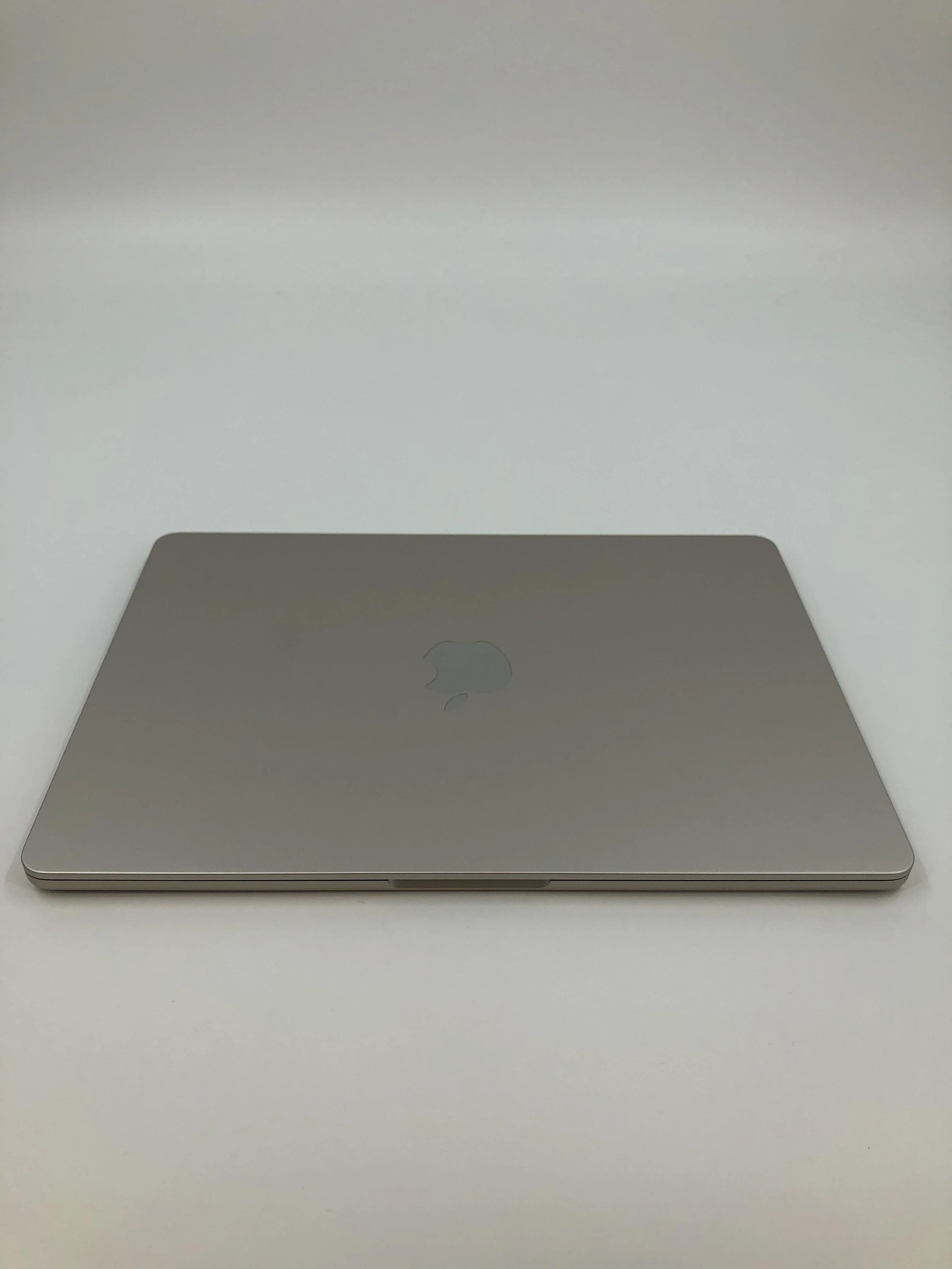 MacBook Air 13 2022 M2 8-Core CPU 8-Core GPU 8GB 256GB Starlight Excellent - Image 7