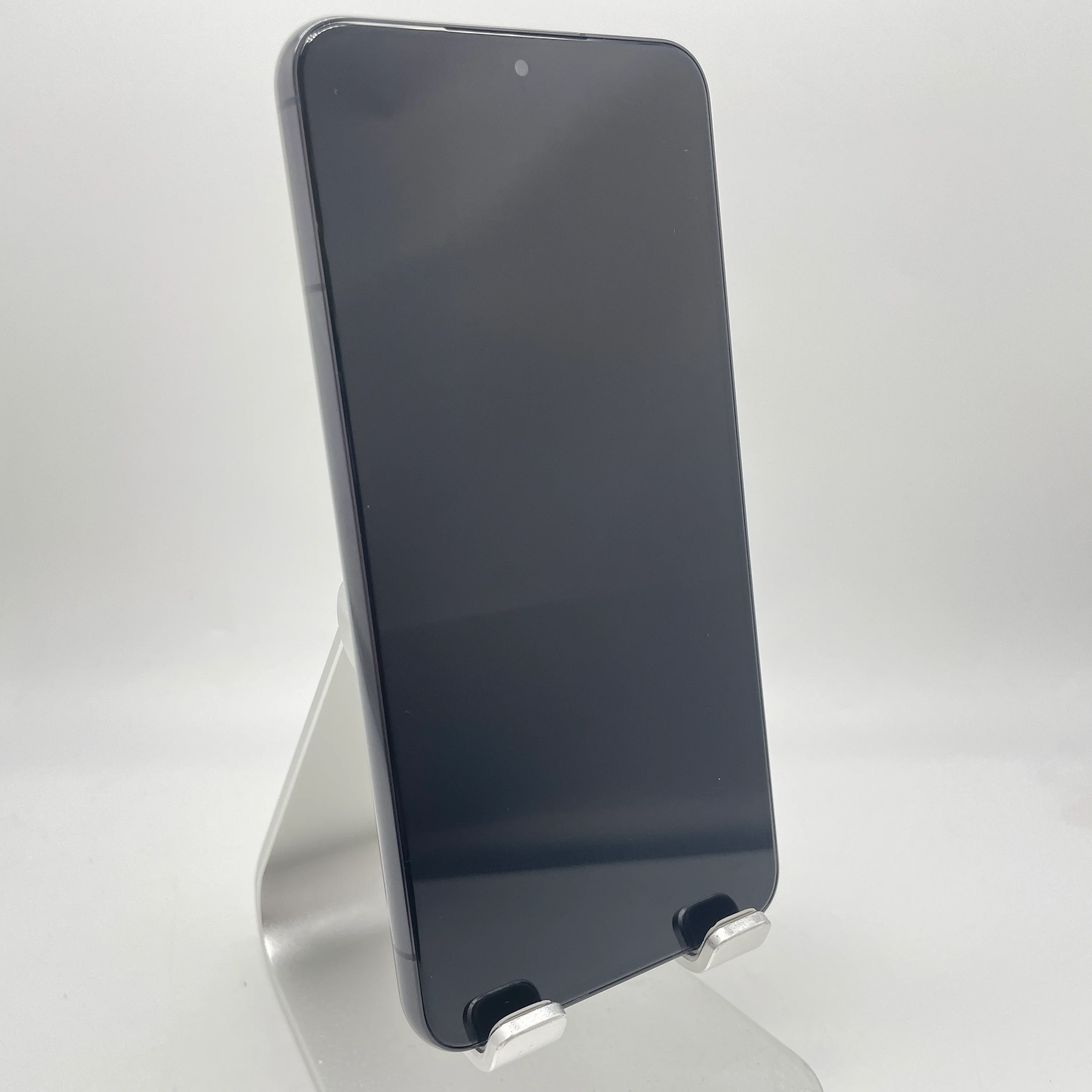 Samsung Galaxy S22 5G 128GB Phantom Black Unlocked Good Condition - Image 3