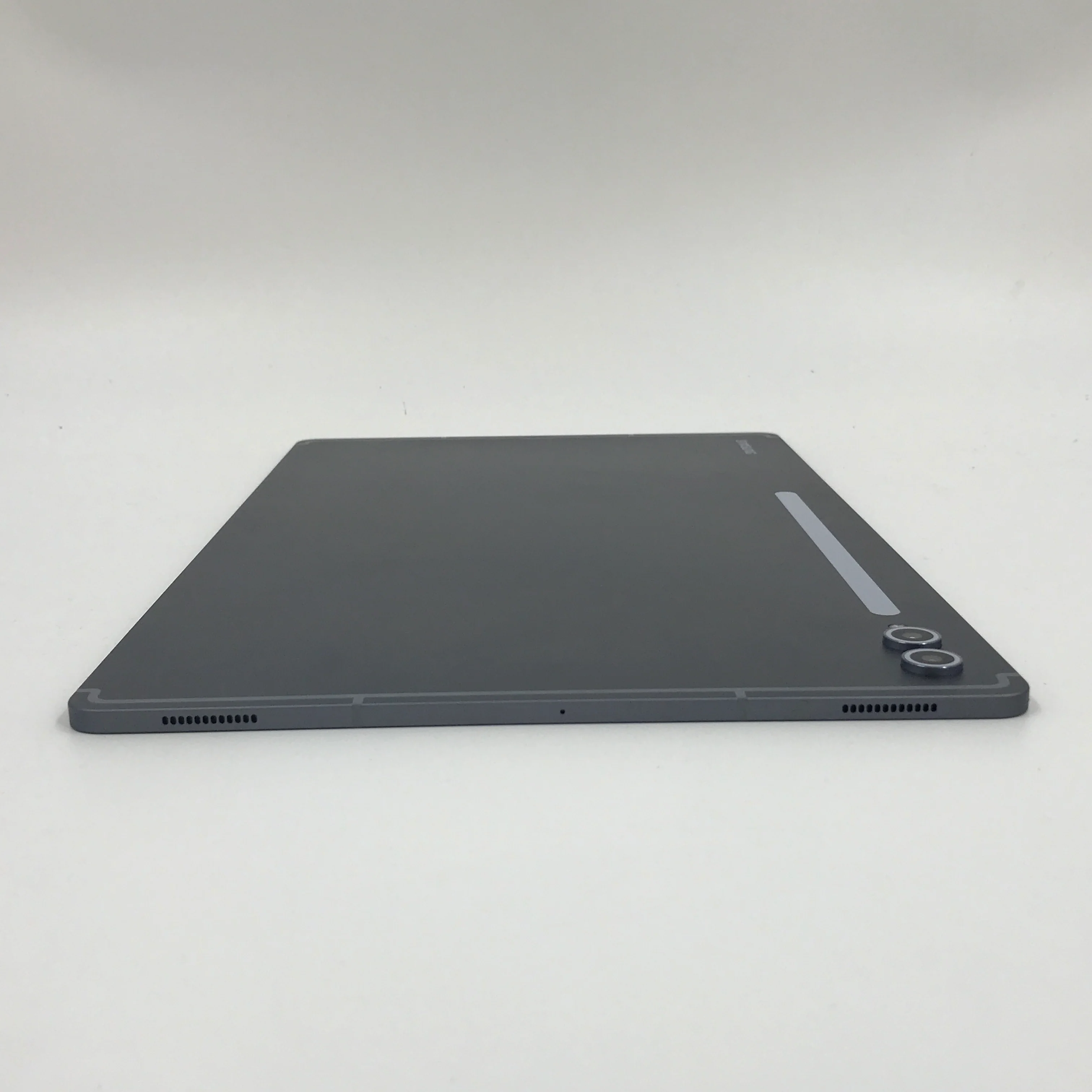 Samsung Galaxy Tab S10 Ultra 256GB Moonstone Gray WiFi Excellent Condition - Image 6